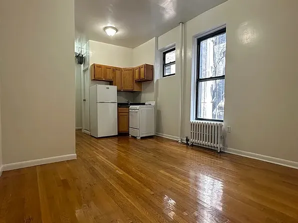 404 W 56th St APT 19, New York, NY 10019