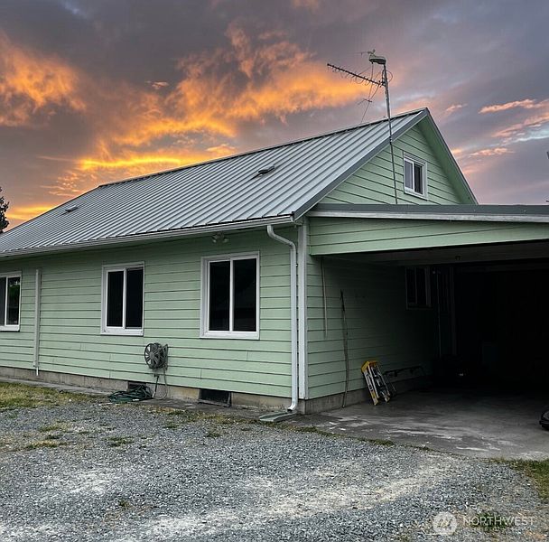 2nd image of 505 Waldron Street