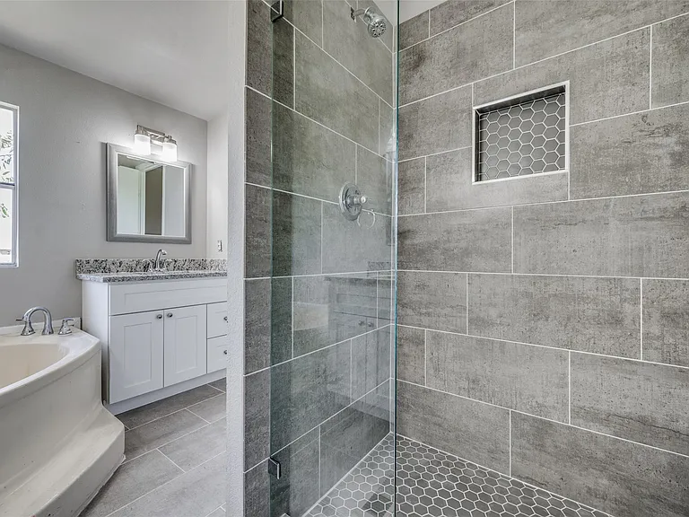 3501 Meadow Vista Cir — Photo 19
