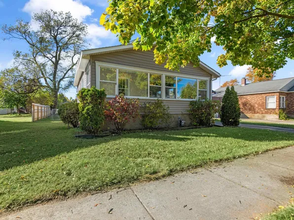 1625 Oakes St, Marinette, WI 54143