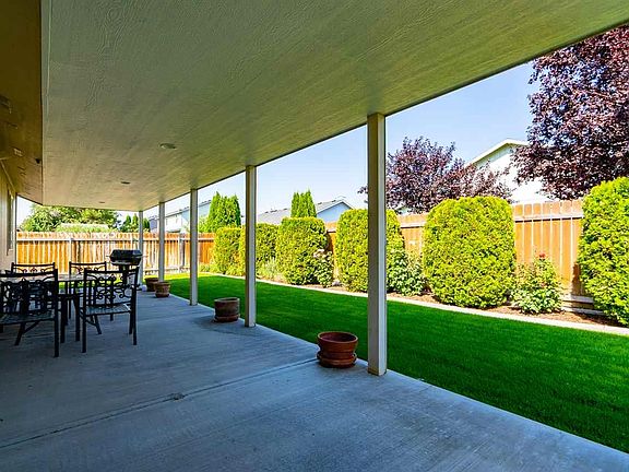 4th image of 5415 Flores Ln