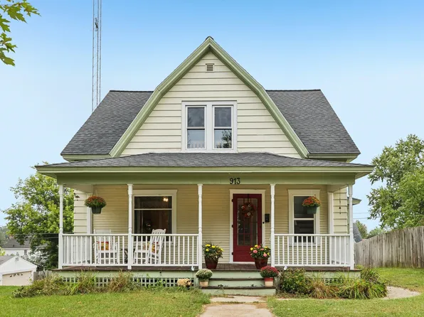 913 Prospect Ave, Portage, WI 53901