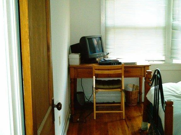 5th image of 466 N Clarkson St