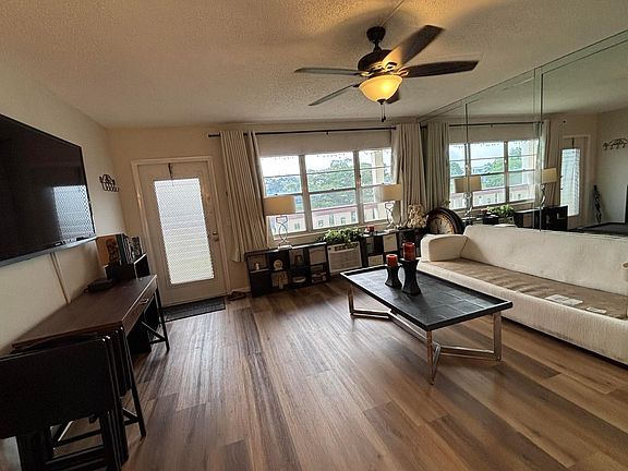 2nd image of 357 Mansfield I #357