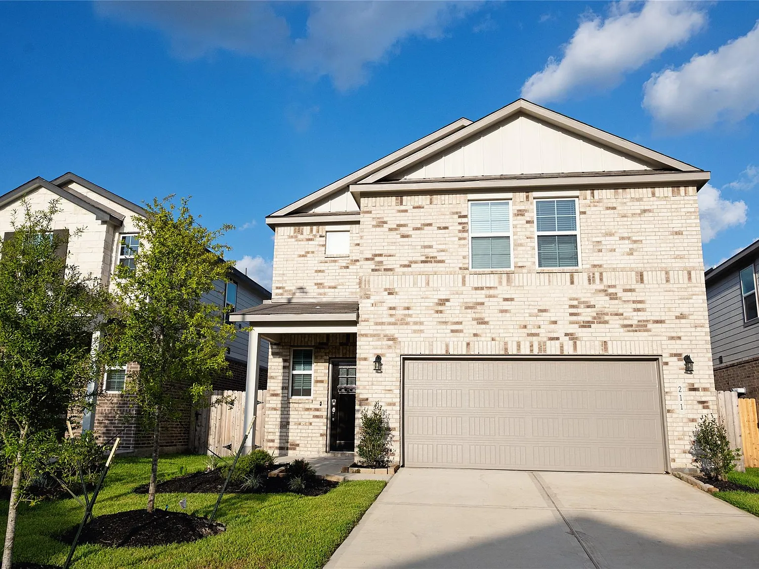 3 bed, 2.5 bath, $2,400 — Photo 1