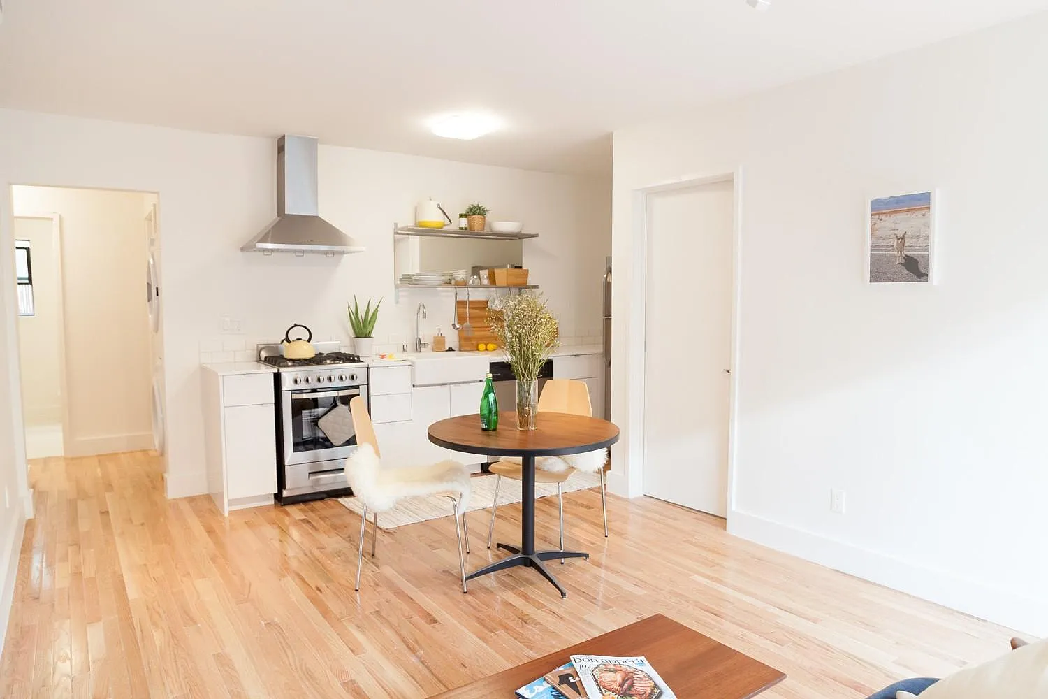 3 bed, 1000 sqft, $3,000 — Photo 4