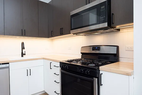 Rented by The KCI Group | media 27