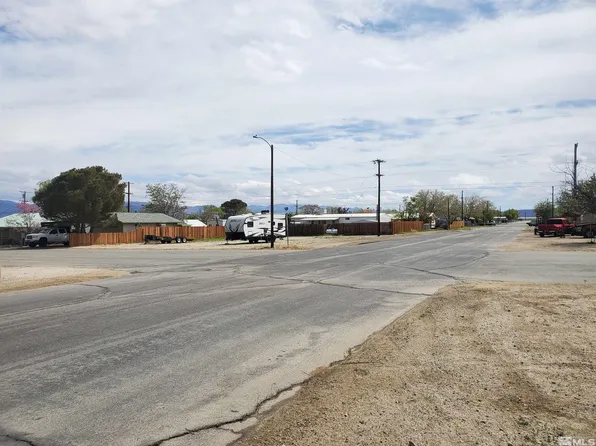 805 H St, Hawthorne, NV 89415