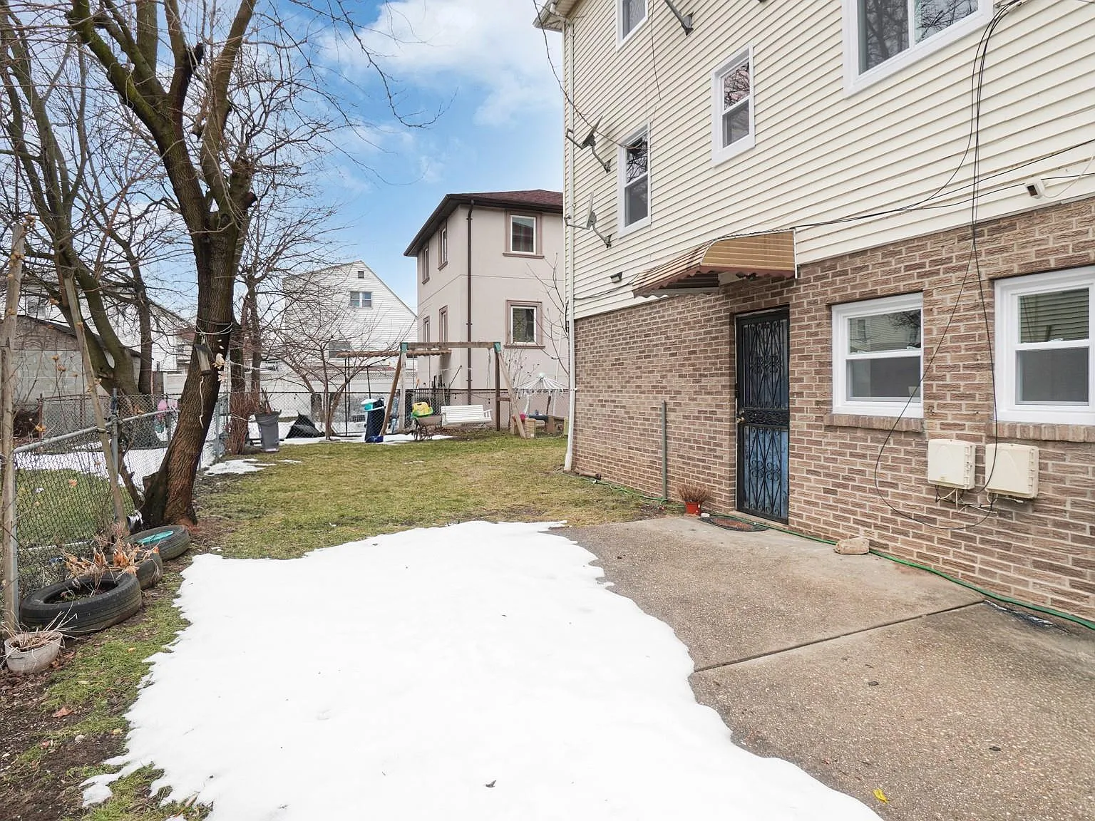 2 bed, 2.0 bath, 2752 sqft, $2,950 — Photo 3