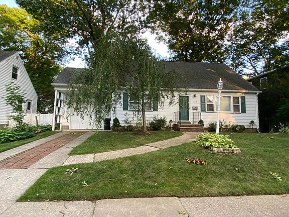 2nd image of 724 Clawson St