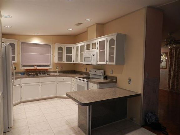 2nd image of 540 Squire Ln