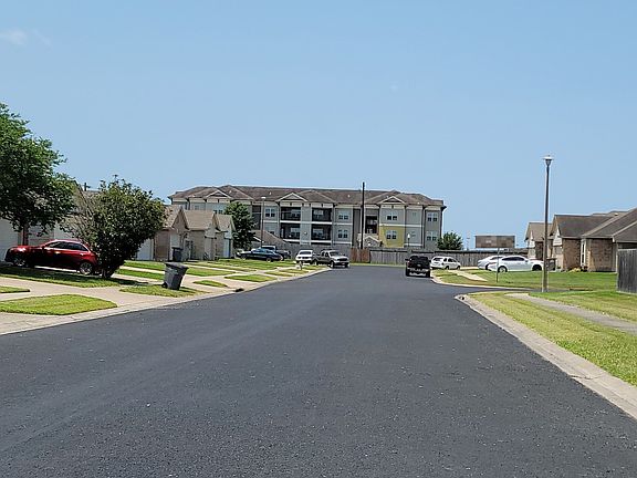 5th image of 315 Sequoia Dr