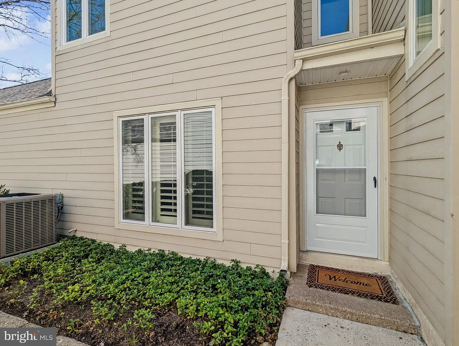 140 Westbury Ct photo 1