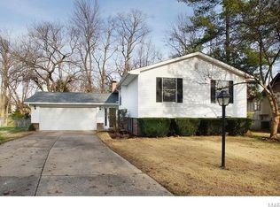 7 Southwood Dr, Saint Peters, MO