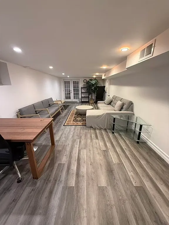1 bed, 1.0 bath, 700 sqft, $2,250 — Photo 1