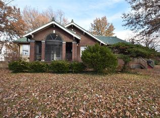 1000 N Hills Dr, Saint Louis, MO