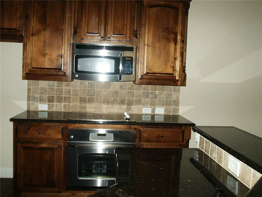 Building Photo - 214 Heath Ln