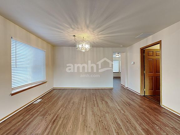 5th image of 2718 28th Ave SW