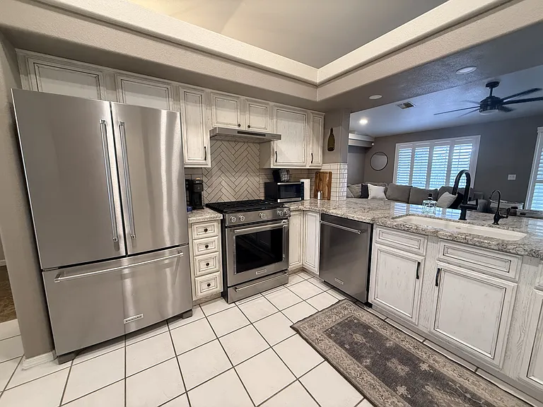 2134 E Desert Palms Dr — Photo 2