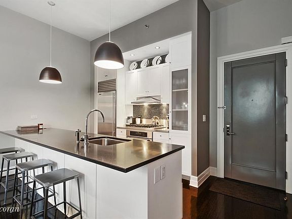 2nd image of 110 Livingston St APT 6V