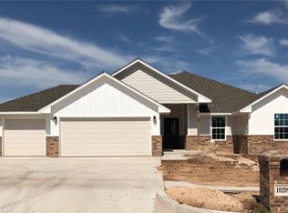 10209 Glover River Dr, Yukon, OK 73099