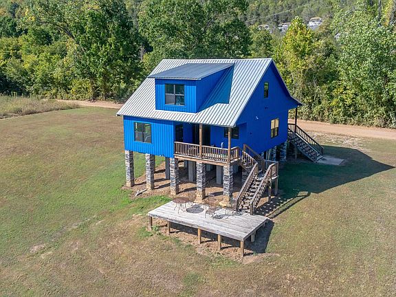 4th image of 3780 River Rd