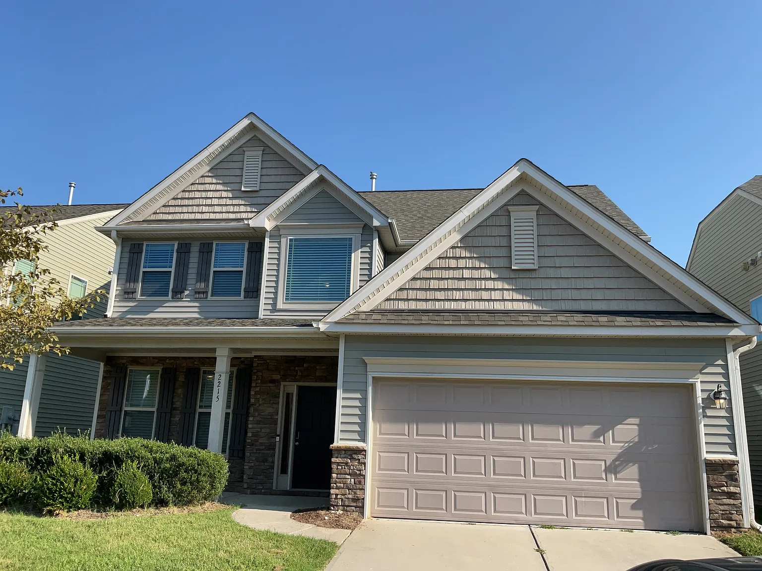 4 bed, 3.0 bath, 2507 sqft, $2,470 — Photo 1