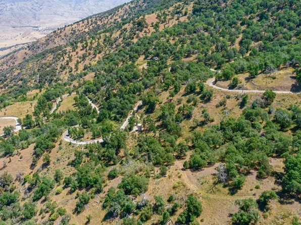 0 El Camino Dr #2, Tehachapi, CA 93561