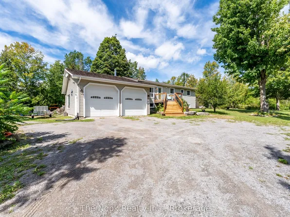 6 Cedar Ter, Trent Lakes, ON K0L 1J0