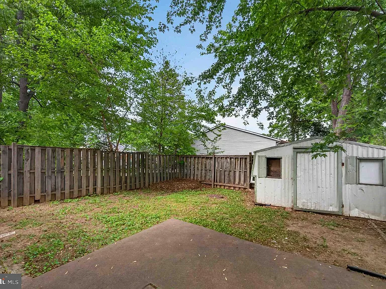 16611 Geddy Ct — Photo 32