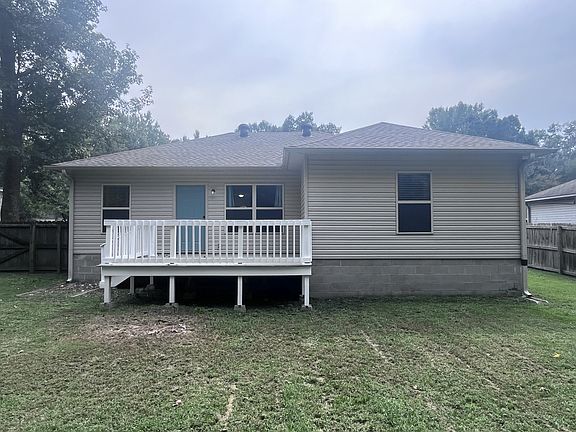 4th image of 34 Shamsie Dr