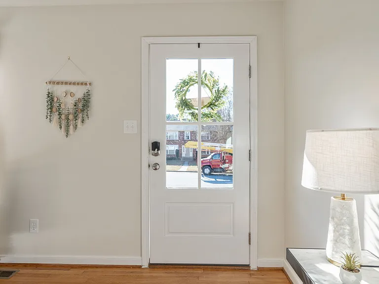 8702 Claymont Dr — Photo 43