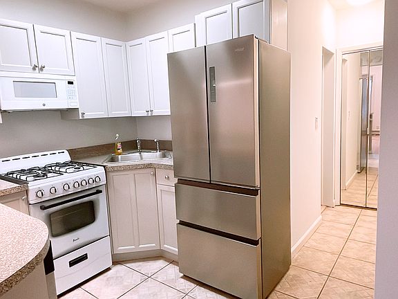 3rd image of 10-43 48th Ave #2