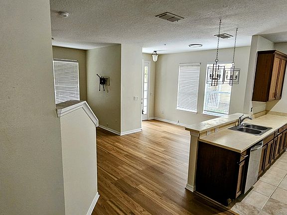 5th image of 10370 Lake District Ln