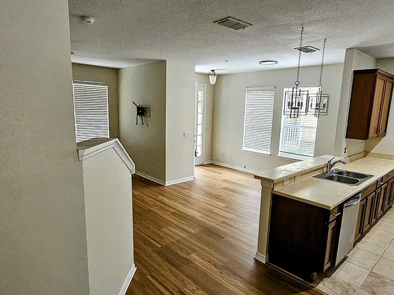 10370 Lake District Ln — Photo 5