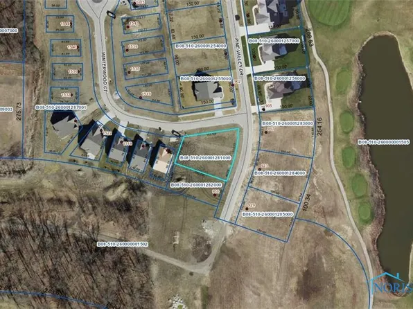 924 Pine Valley Dr, Bowling Green, OH 43402