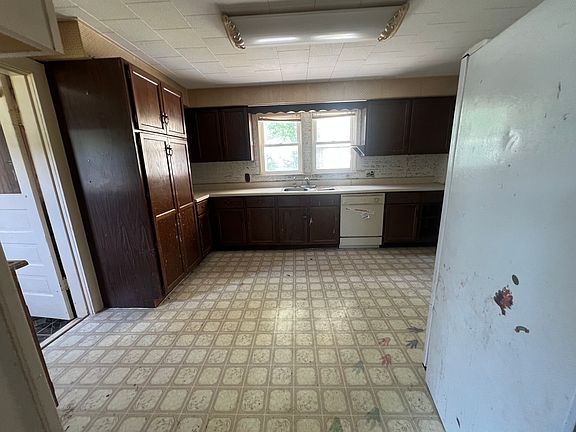 4th image of 529 N 2nd St
