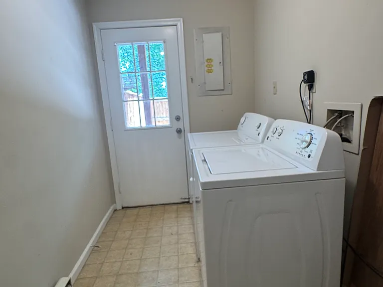 4037 Summer Hollow Ct — Photo 19