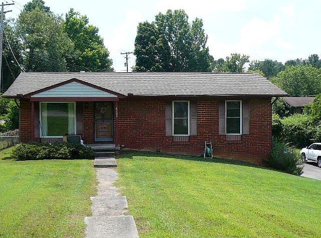 1st image of 6200 NW Ellesmere Dr #2