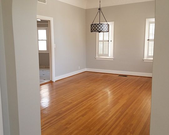 4th image of 131 N Fuller Ave