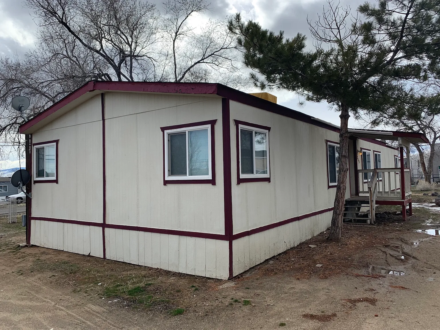 260 Grover Ct photo 1