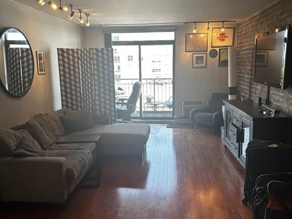 3900 N Pine Grove Ave APT 704, Chicago, IL 60613