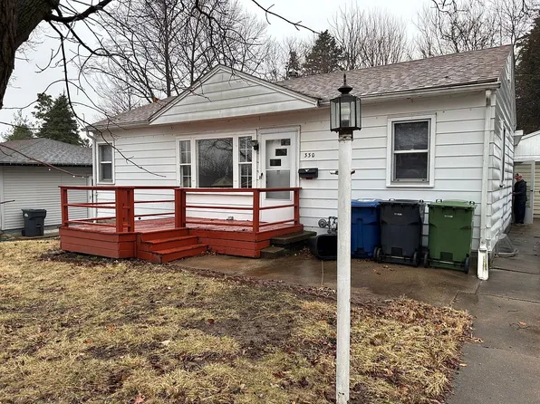 330 Myra Pl, Clinton, IA 52732