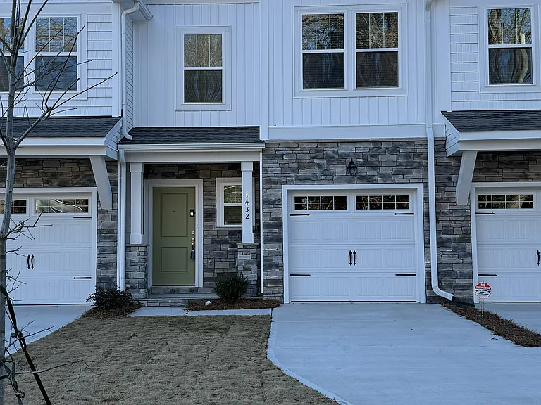 1432 Anderson St — Photo 4