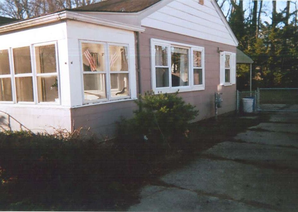 2nd image of 6 Linda Ln