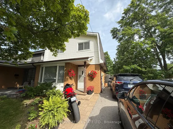 3346 Chokecherry Cres, Mississauga, ON L5L 1A9