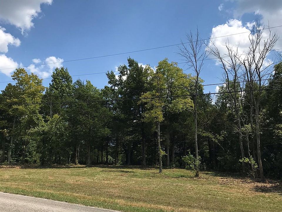1st image of 26 Woodcrest Dr