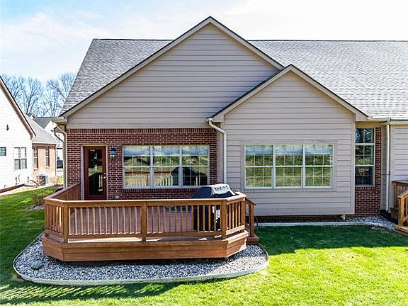 3rd image of 6920 Stonewood Place Dr