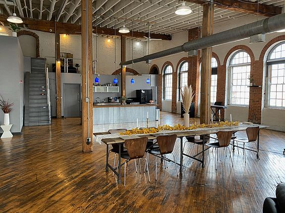 4th image of 1622 Vine St #22