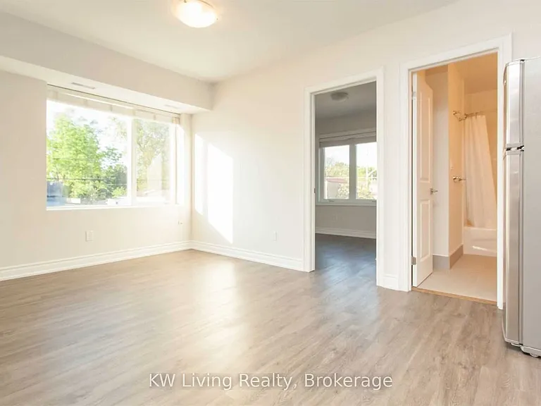 247 Chisholm Ave #3 — Photo 8